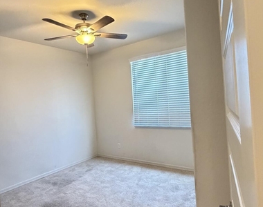 8529 S 67th Drive - Photo Thumbnail 8
