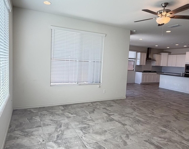 8529 S 67th Drive - Photo Thumbnail 26