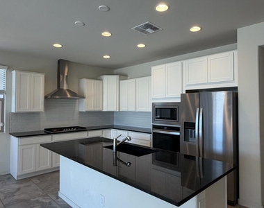 8529 S 67th Drive - Photo Thumbnail 20