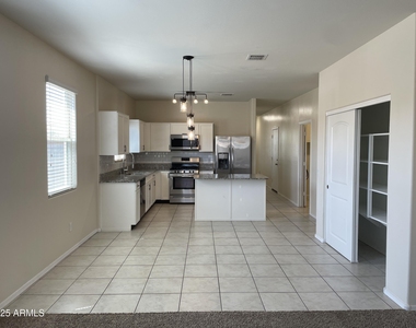 3745 N 298th Avenue - Photo Thumbnail 8