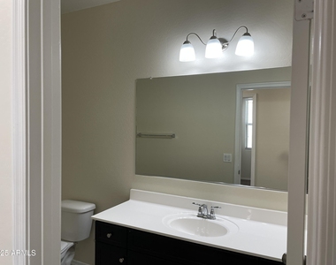 3745 N 298th Avenue - Photo Thumbnail 12