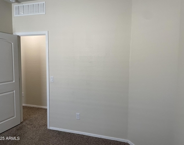 3745 N 298th Avenue - Photo Thumbnail 28