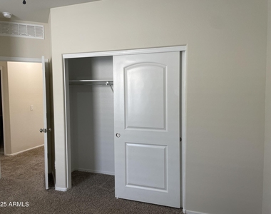 3745 N 298th Avenue - Photo Thumbnail 31