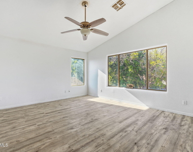 1166 E Stottler Drive - Photo Thumbnail 12