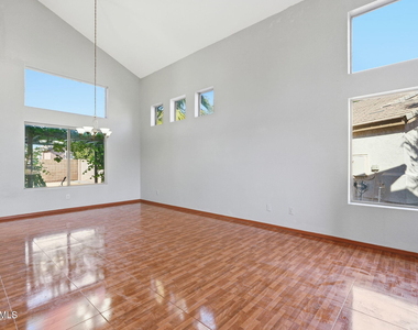 1166 E Stottler Drive - Photo Thumbnail 5