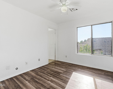1166 E Stottler Drive - Photo Thumbnail 15