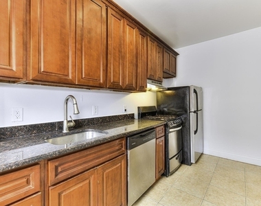 3139 Broadway - Photo Thumbnail 4