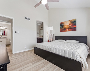 10115 E Mountain View Road - Photo Thumbnail 20