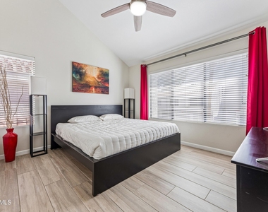 10115 E Mountain View Road - Photo Thumbnail 19