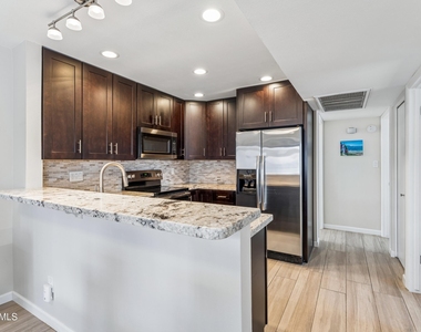 10115 E Mountain View Road - Photo Thumbnail 11