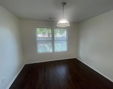 1306 Trent Street - Photo Thumbnail 3