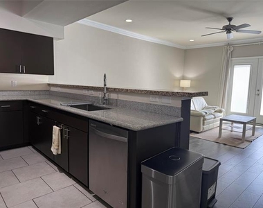 3102 Kings Road - Photo Thumbnail 4