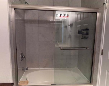 3102 Kings Road - Photo Thumbnail 12