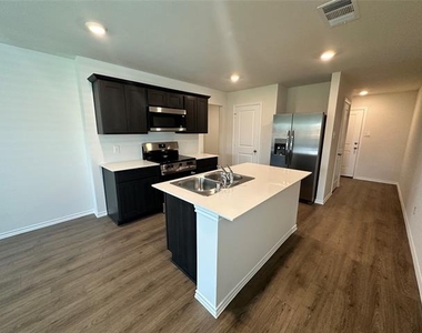 1117 Southfield Drive - Photo Thumbnail 3