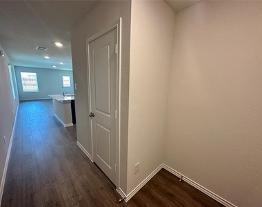 1117 Southfield Drive - Photo Thumbnail 4