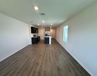 1117 Southfield Drive - Photo Thumbnail 1