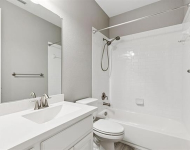 3721 Norwood Avenue - Photo Thumbnail 6