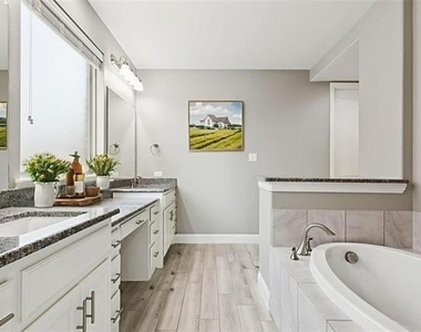 3721 Norwood Avenue - Photo Thumbnail 9