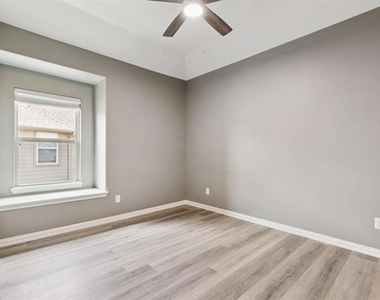 3721 Norwood Avenue - Photo Thumbnail 19