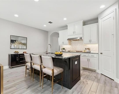 3721 Norwood Avenue - Photo Thumbnail 3