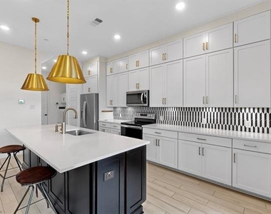 1077 Maverick Drive - Photo Thumbnail 15
