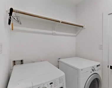 1077 Maverick Drive - Photo Thumbnail 32