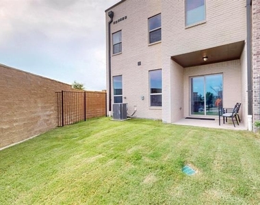 1077 Maverick Drive - Photo Thumbnail 38