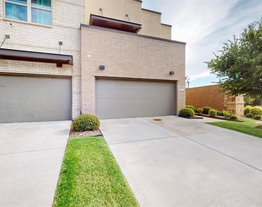 1077 Maverick Drive - Photo Thumbnail 3