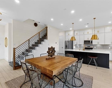 1077 Maverick Drive - Photo Thumbnail 10