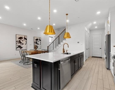 1077 Maverick Drive - Photo Thumbnail 14