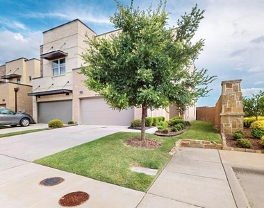 1077 Maverick Drive - Photo Thumbnail 2