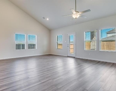 4110 Broadleaf Drive - Photo Thumbnail 8