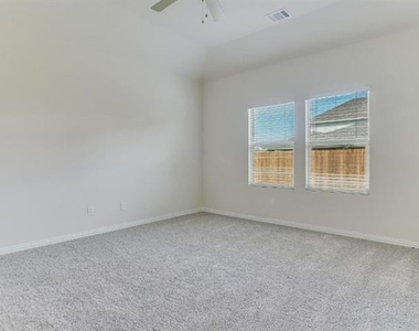 4110 Broadleaf Drive - Photo Thumbnail 10