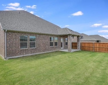 4110 Broadleaf Drive - Photo Thumbnail 16