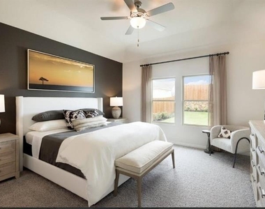 4110 Broadleaf Drive - Photo Thumbnail 5