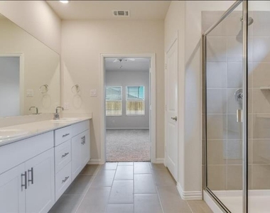 4110 Broadleaf Drive - Photo Thumbnail 6