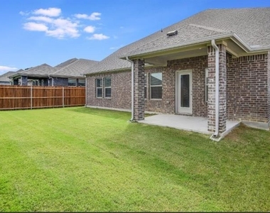 4110 Broadleaf Drive - Photo Thumbnail 19