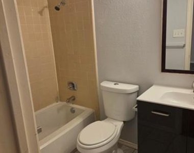 7208 Ne Loop 820 - Photo Thumbnail 6