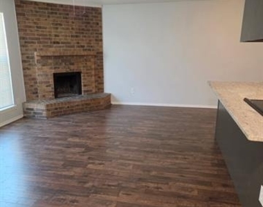 7208 Ne Loop 820 - Photo Thumbnail 3