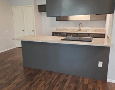 7208 Ne Loop 820 - Photo Thumbnail 1