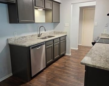 7208 Ne Loop 820 - Photo Thumbnail 2