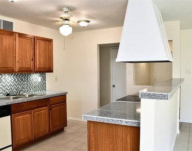 1533 Santa Fe Trail - Photo Thumbnail 5
