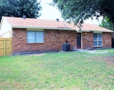 1533 Santa Fe Trail - Photo Thumbnail 12