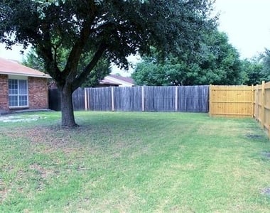 1533 Santa Fe Trail - Photo Thumbnail 13