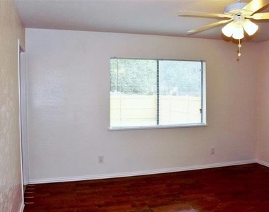 1533 Santa Fe Trail - Photo Thumbnail 7