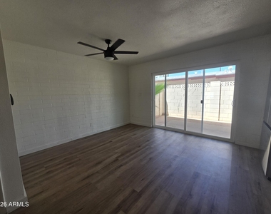 4848 N Woodmere Fairway -- - Photo Thumbnail 3