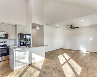 112 Dealva Court - Photo Thumbnail 6