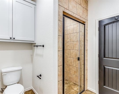 112 Dealva Court - Photo Thumbnail 14