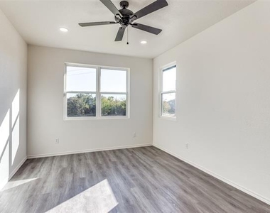 112 Dealva Court - Photo Thumbnail 15