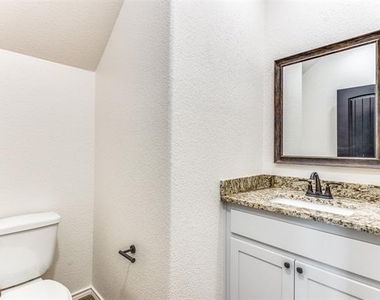 112 Dealva Court - Photo Thumbnail 11